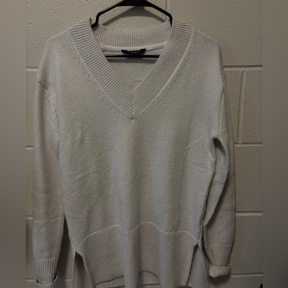 Denver Hayes Tunic V-neck sweater